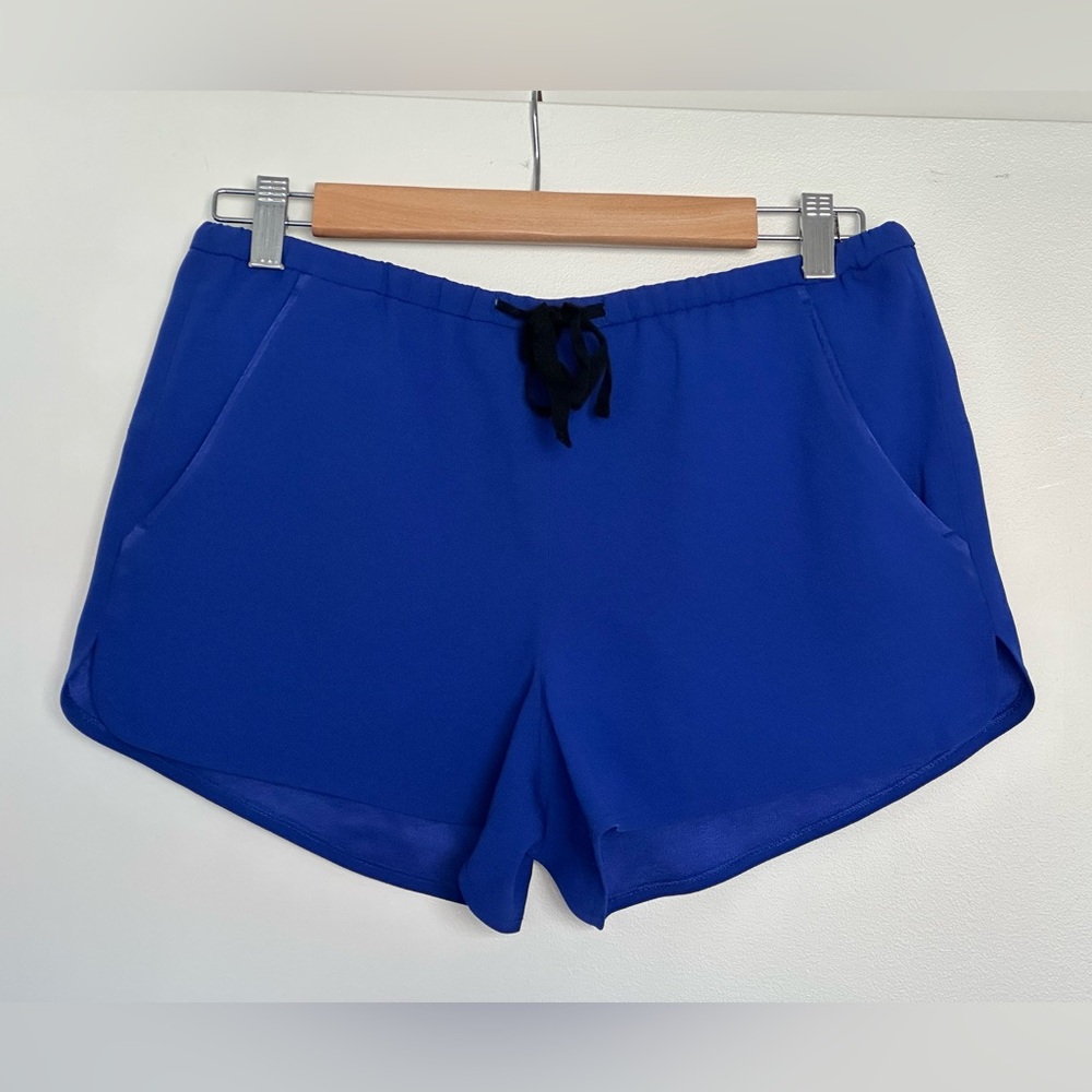 Aritzia 💙 Babaton Blue Shorts with Black Drawstring - Size XS.